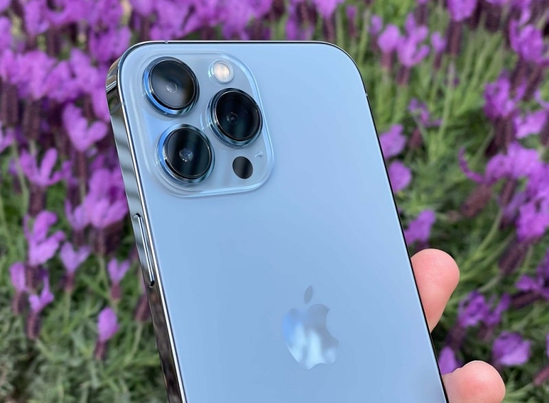 iPhone 13 Pro Max 256GB-Màn hình lớn nhưng mỏng và tinh tế, chống va đập tốt