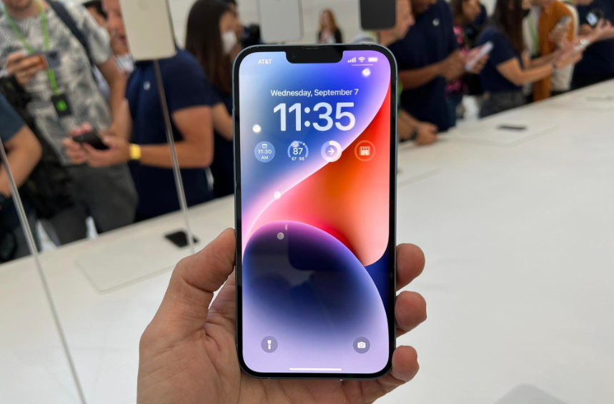 Nhìn chung iPhone 14 năm nay được đánh giá không quá khác biệt với iPhone 13 nhưng được cải tiến về hiệu suất camera và 1 số nâng cấp hấp dẫn khác.