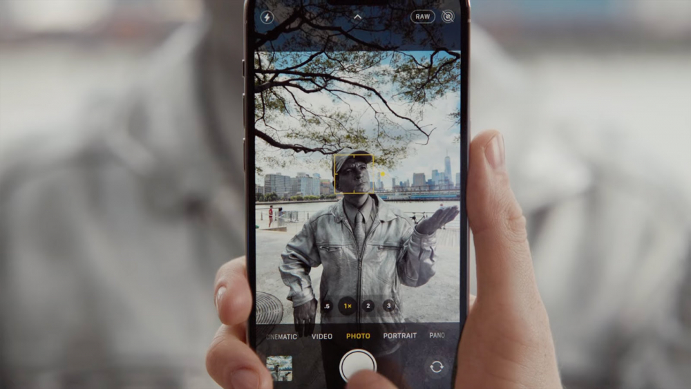 Với những cải tiến mạnh mẽ, iPhone 14 có thể hỗ trợ người dùng ghi lại những khoảng khắc chân thực, đáng yêu của cuộc sống trong nhiều điều kiện ánh sáng khác nhau, kể cả ánh sáng yếu.