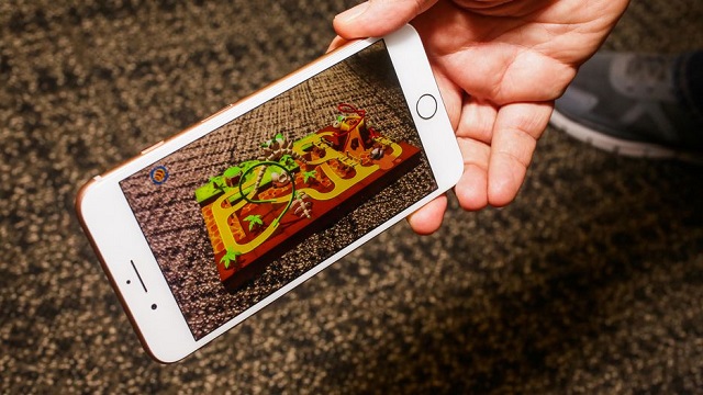 iPhone 8 sẽ sử dụng con chip 6 nhân A11 Bionic, GPU 3 lõi giúp phản hồi cực nhanh mọi thao tác của người dùng.