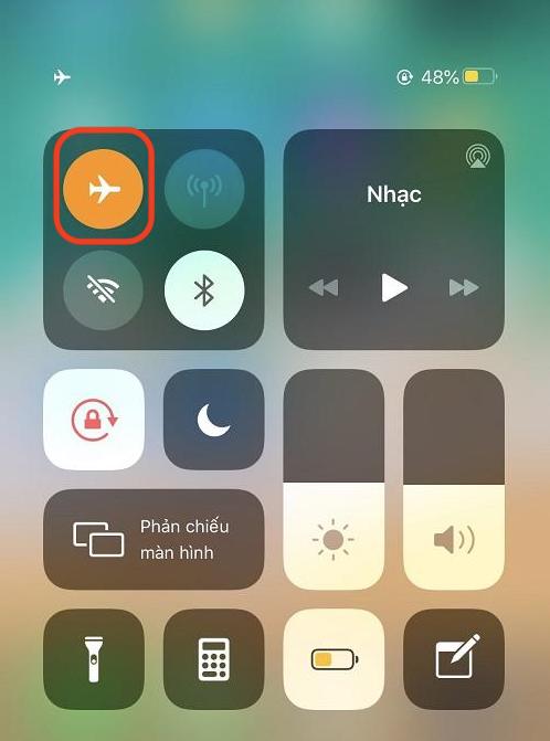 Khắc phục iPhone bắt sóng kém bằng cách bật/tắt chế độ máy bay