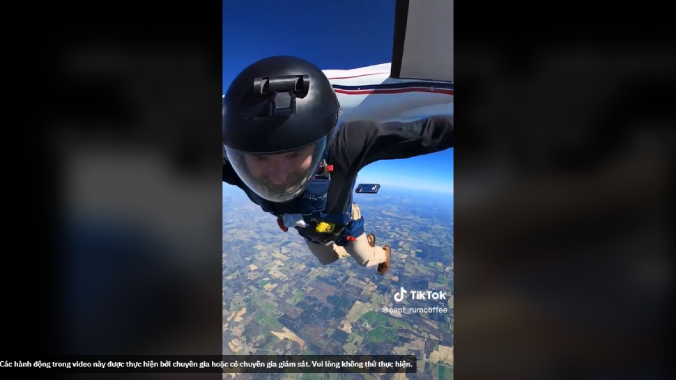 iPhone sống sót sau khi 