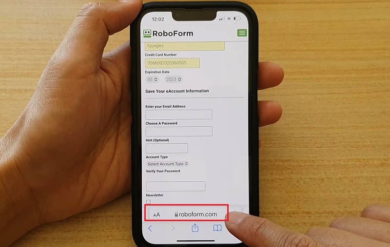 Chuyển đổi giữa các tab trong Safari