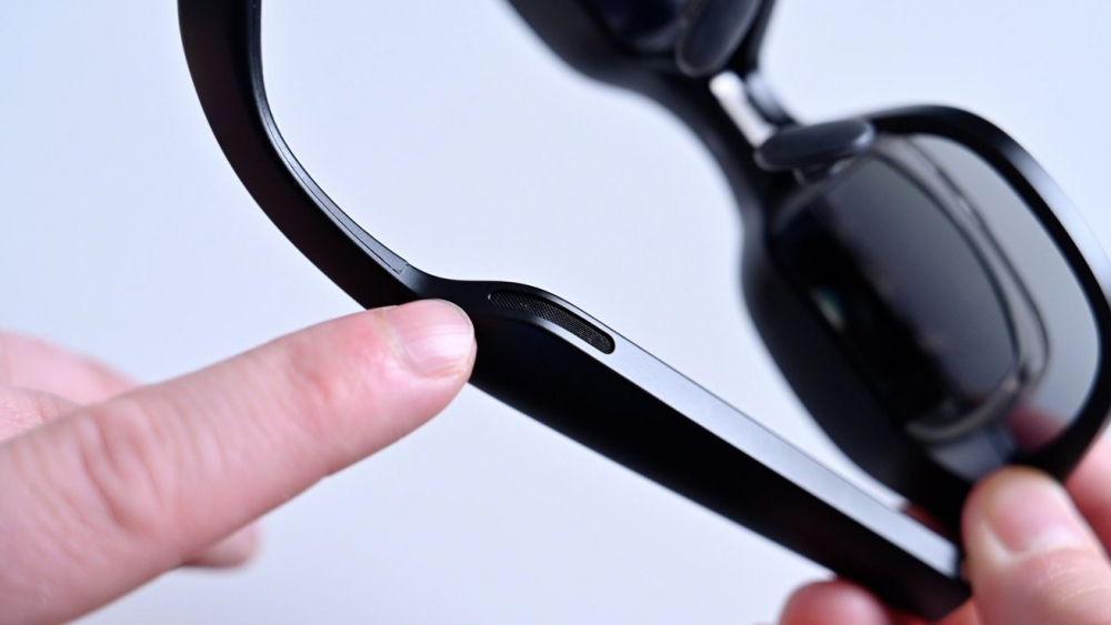 Kính Nreal Air AR có thể giúp iPhone của bạn trở thành màn hình 130 feet