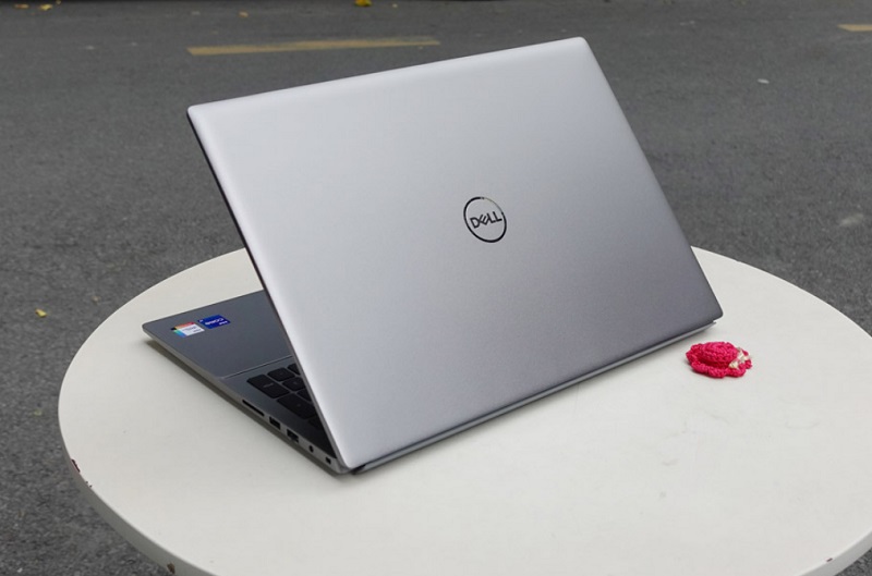 Laptop Dell Vostro 5620 16 inch i5 1240P/8GB/256GB SSD (V6I5001W1) 