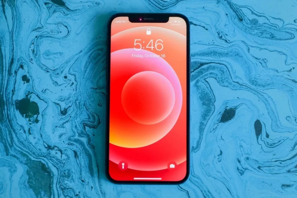 Tại sao Apple không sử dụng màn hình 2K trên iPhone? Đây là lí do