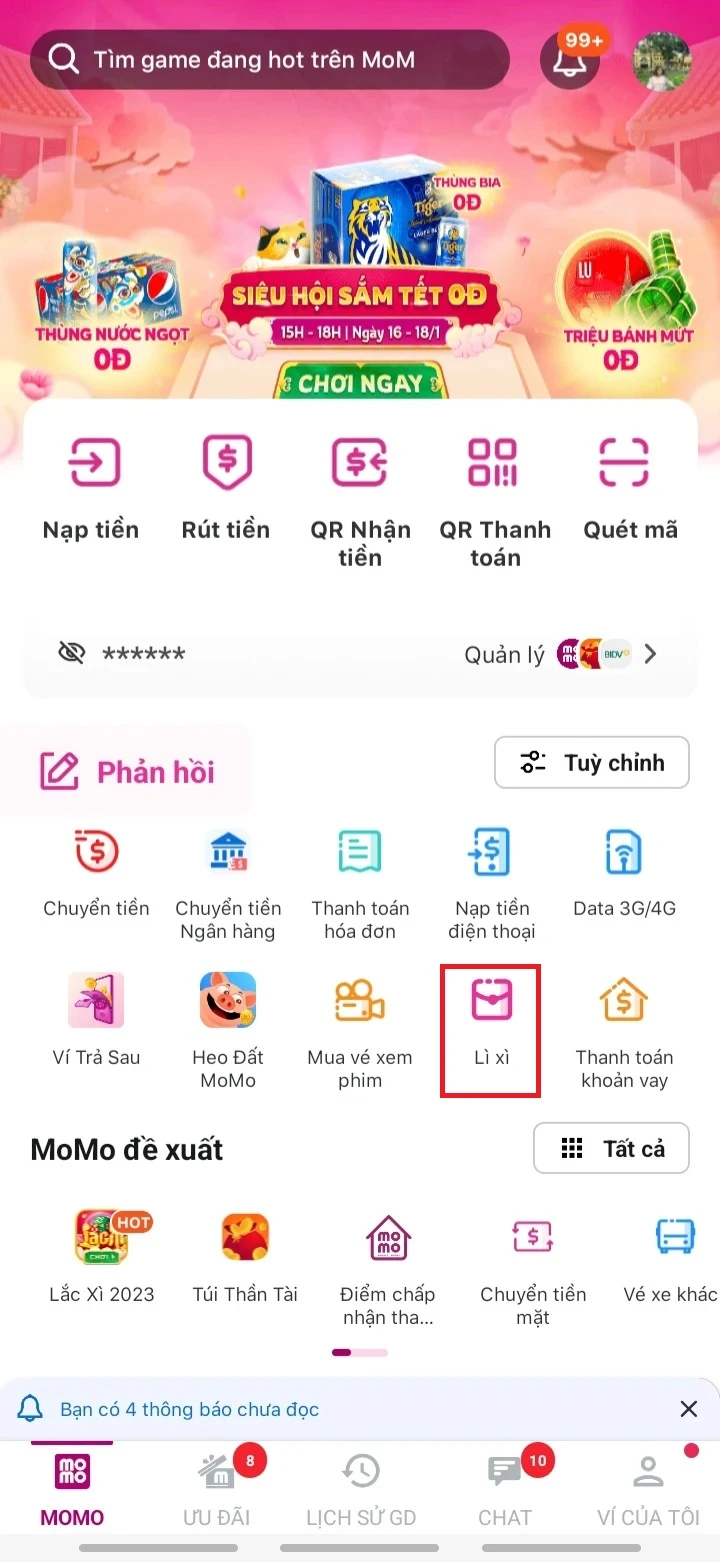 Bước 1: Mở app MoMo, sau đó chọn vào mục “Lì xì”. Nếu không thấy xuất hiện, bạn có thể bấm vào nút “Tùy chỉnh” và thêm mục này vào.