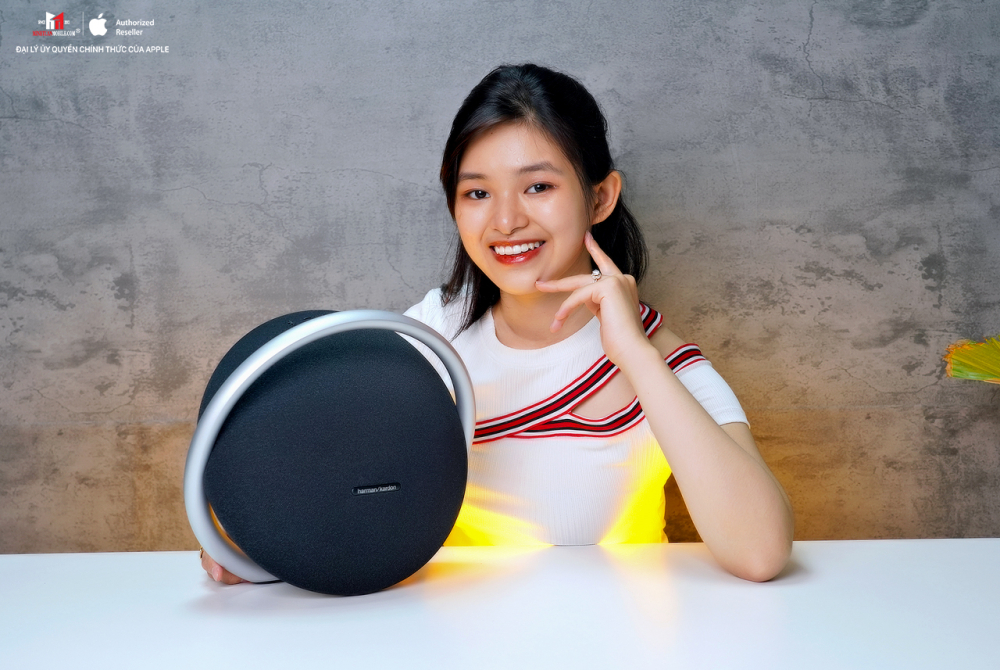 Loa Bluetooth Harman Kardon Onyx Studio 8