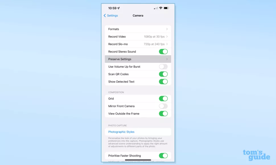 Ảnh chụp màn hình của ứng dụng cài đặt máy ảnh iPhone, hiển thị phần Bảo lưu Cài đặt - Hình 2