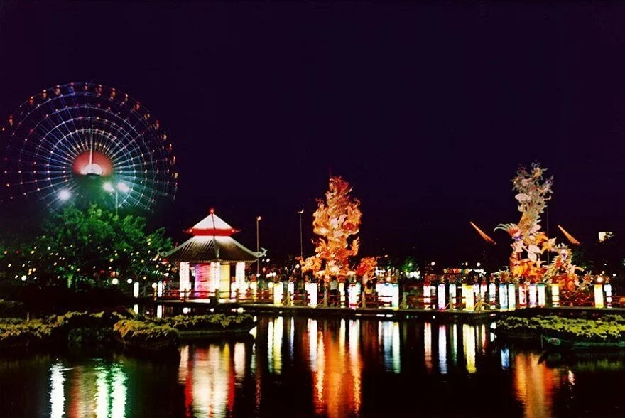 Đầm Sen Suối Tiên là hai công viên giải trí tại Sài Gòn