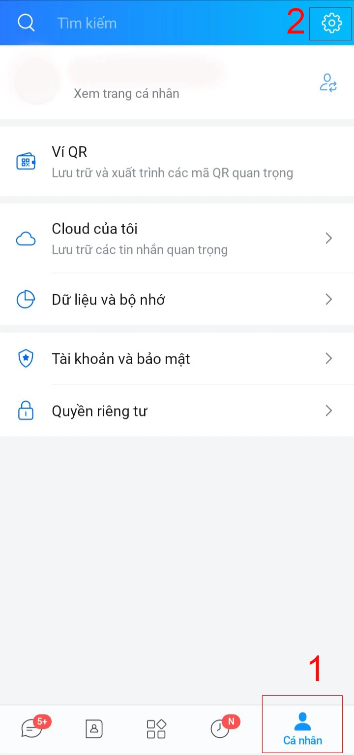 Bước 1: Mở Zalo > Chọn mục Thêm ở Tab công cụ hoặc mục Cá nhân ở Tab công cụ > chọn biểu tượng bánh răng ở bên trên góc phải