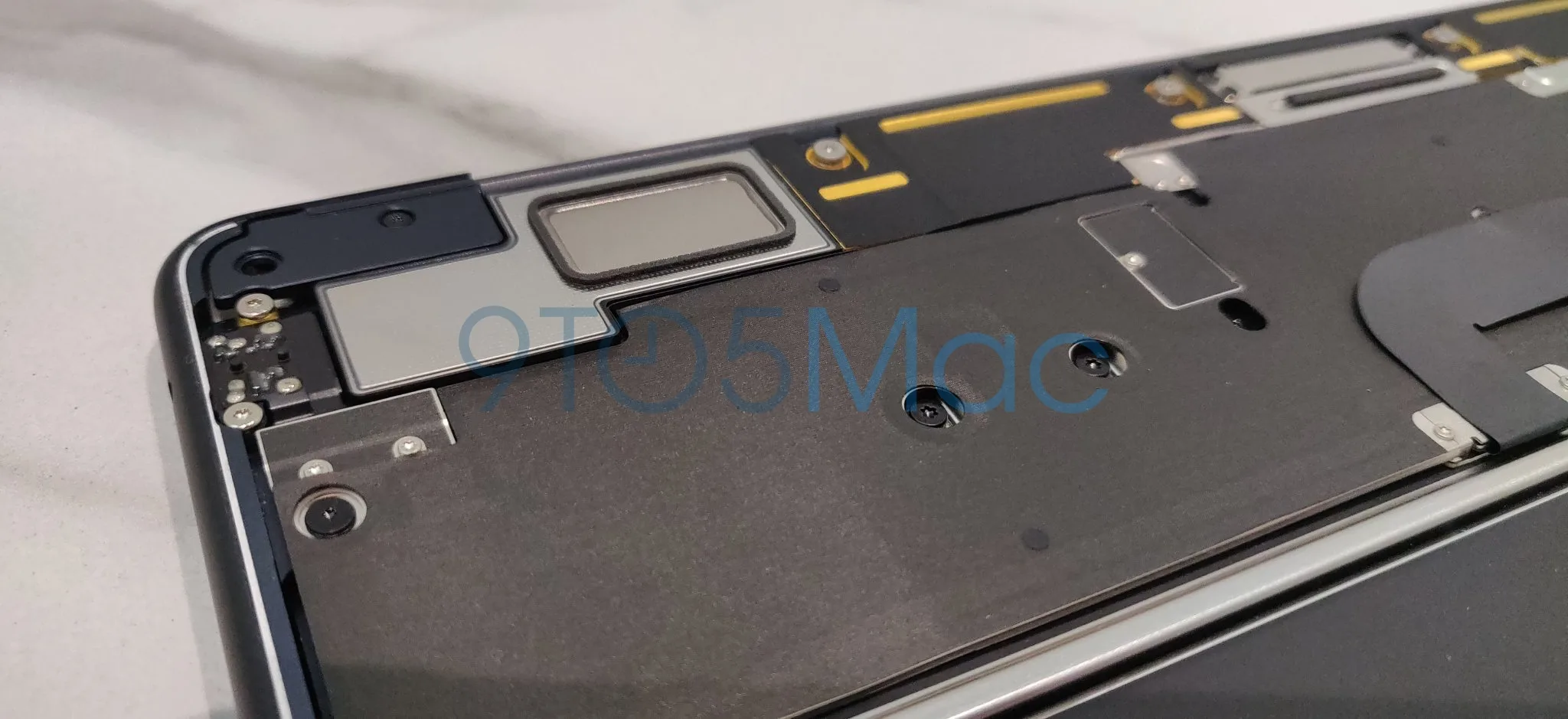 ​​​​MacBook Air M2