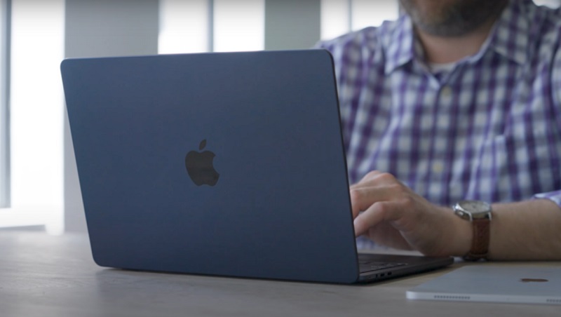 Đặt nhanh Macbook Air M2 tại Minh Tuấn Mobile với giá khuyến mãi cực sốc kèm quà tặng đến 1.5 triệu đồng 