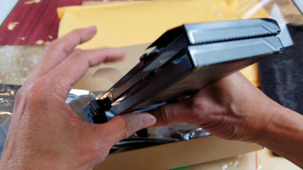 Tại sao pin MacBook của bạn lại bị phồng, chai, sạc không vào, có nguy cơ cháy nổ?