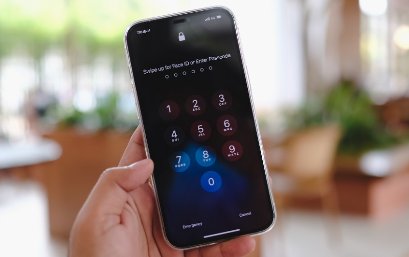 Các tính năng trên màn hình khóa iPhone giúp thao tác nhanh khi sử dụng điện thoại