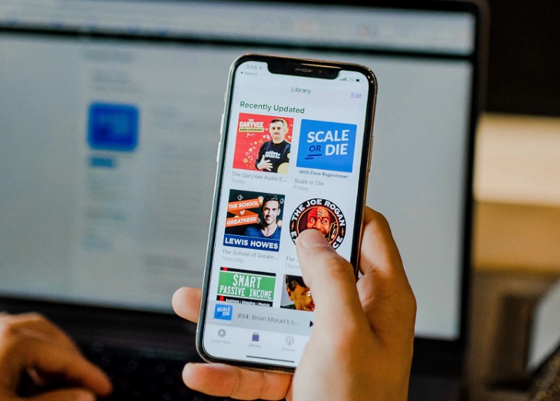 Tải nhạc xuống để nghe nhạc ngoại tuyến để tiết kiệm dung lượng của dữ liệu di động 