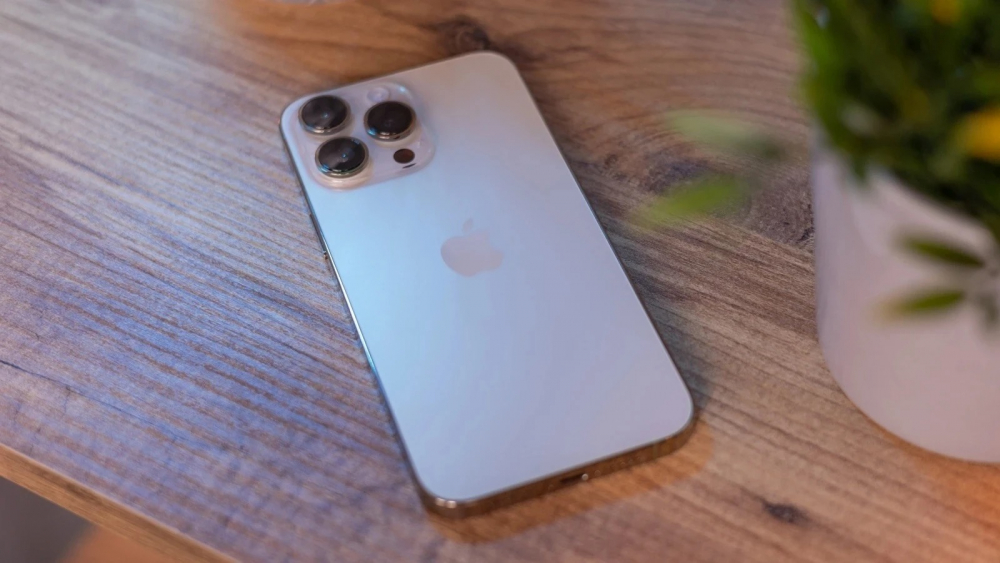 Tại sao Apple không tăng giá iPhone ở Mỹ mà lại làm như vậy ở các nước khác?