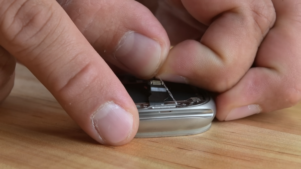 Mổ bụng Apple Watch Ultra