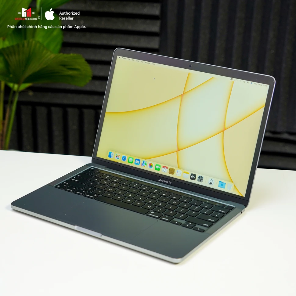 Mổ bụng Macbook Pro mới phát hiện bộ tản nhiệt nhỏ 