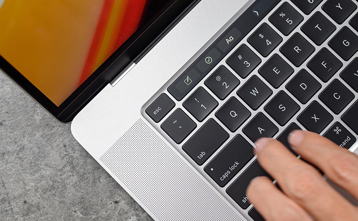Bàn phím cắt kéo của MacBook Pro 2020
