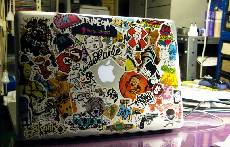 Những lý do không nên dán nhãn dán trên MacBook 
