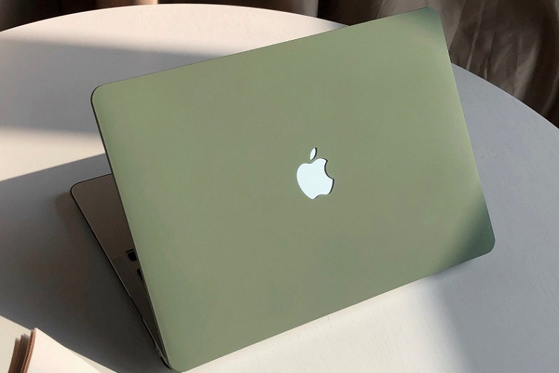 Sử dụng miếng dán Ốp lưng Snap-On của Apple không để lại vết keo dính trên máy 