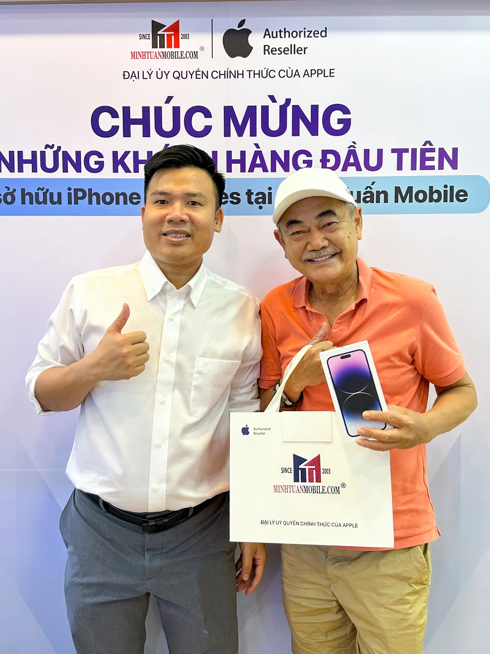 Nghệ sĩ Việt Anh mua iPhone 14 Pro Max