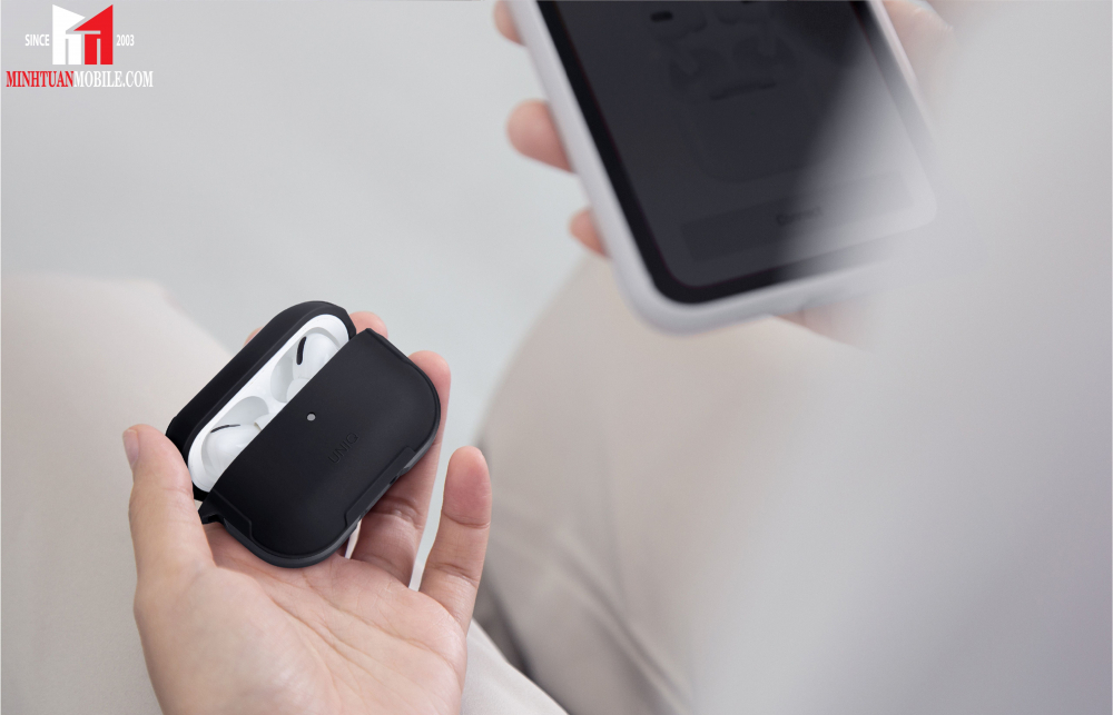 Ốp dẻo Airpods Pro UNIQ Valencia Antimicrobial