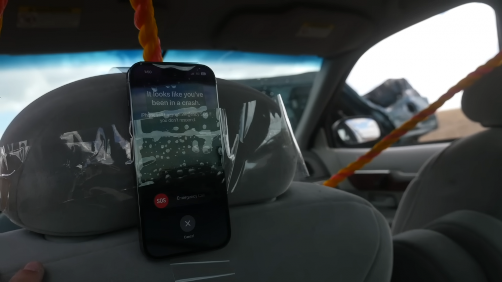 Phát hiện va chạm trên iPhone 14