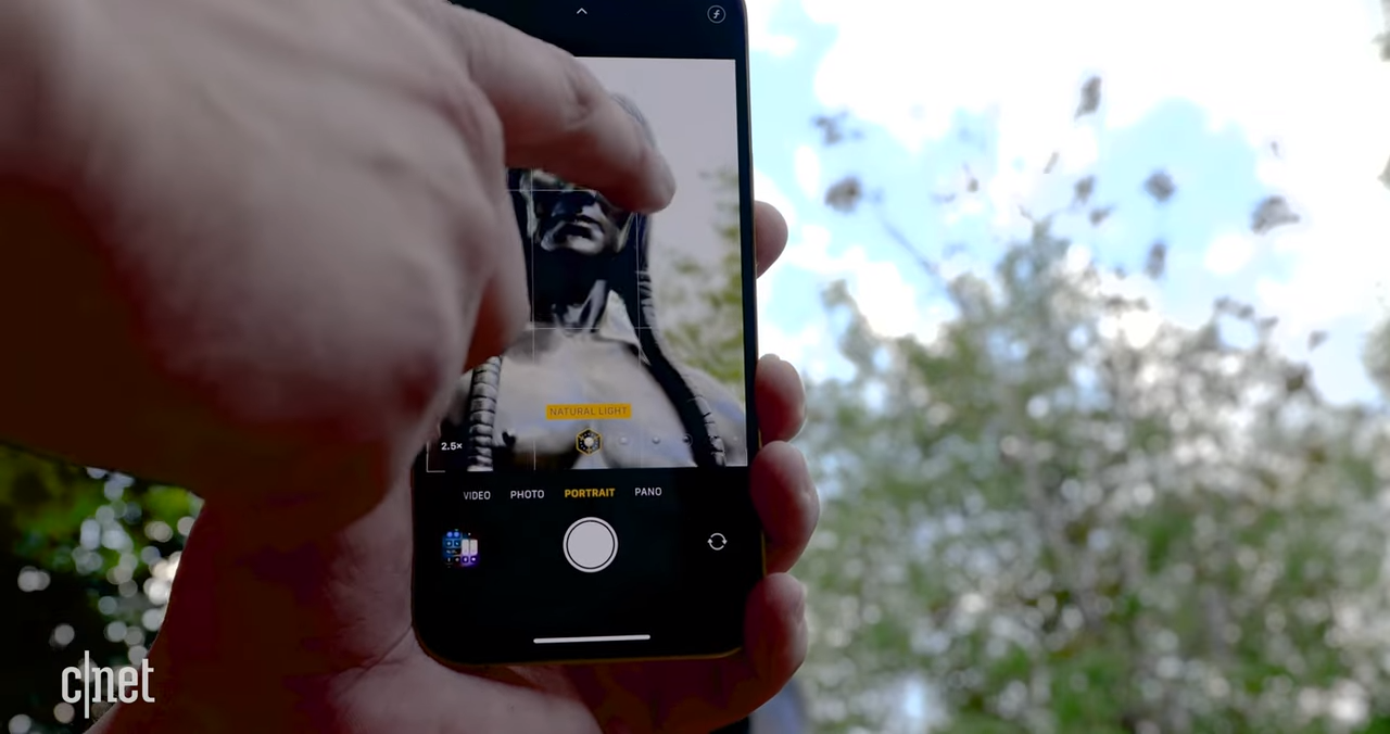 Lấy nét bằng cách nhấn vào vị trí mắt của chủ thể