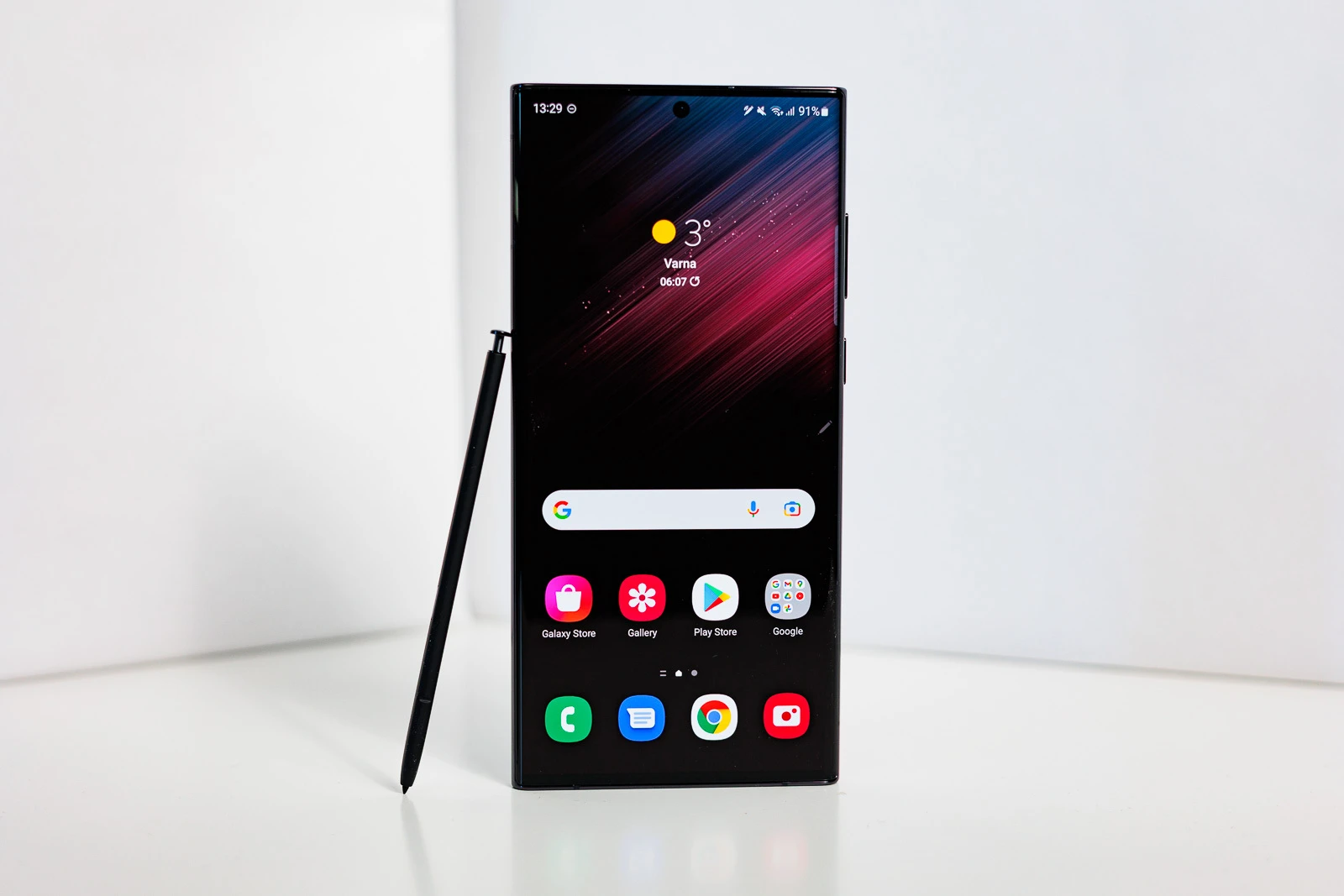 Điện thoại cao cấp đang phổ biến hơn bao giờ hết và Apple đang phá hủy đối thủ - hình