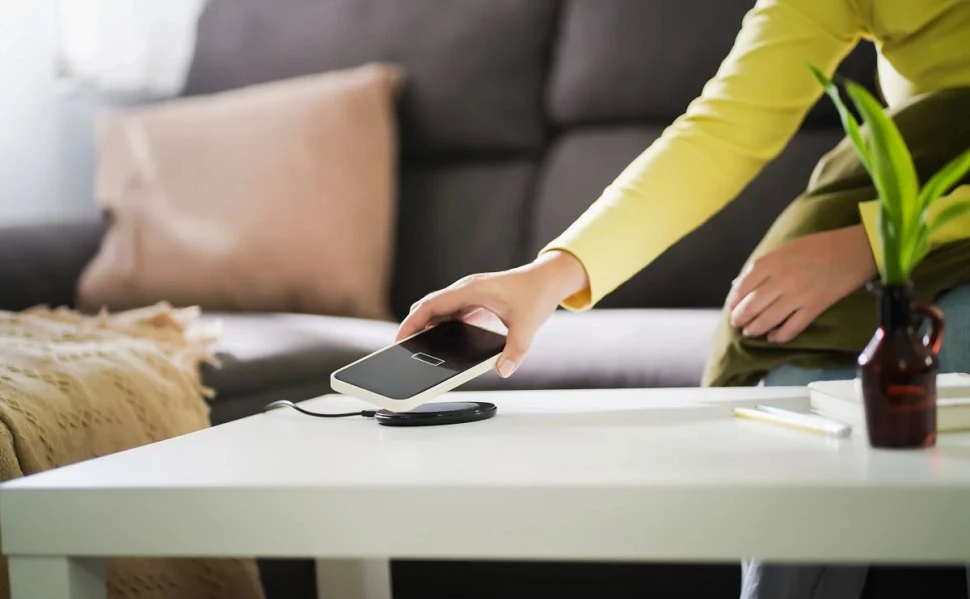 Sạc điện thoại nhiều lần trong ngày có hại không?