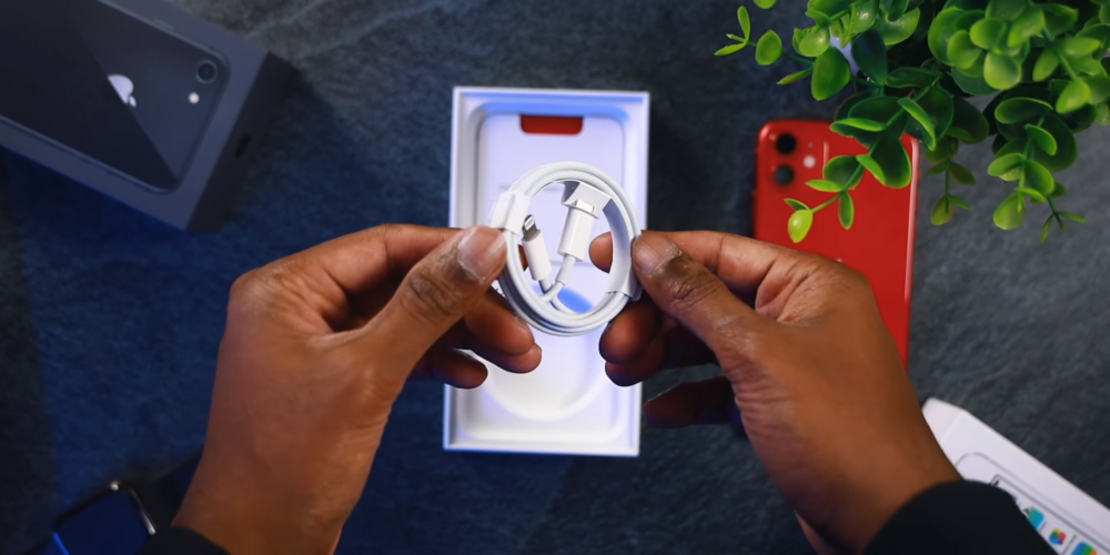 Sforum - Trang thông tin công nghệ mới nhất Screenshot-137 Cận cảnh hộp iPhone 