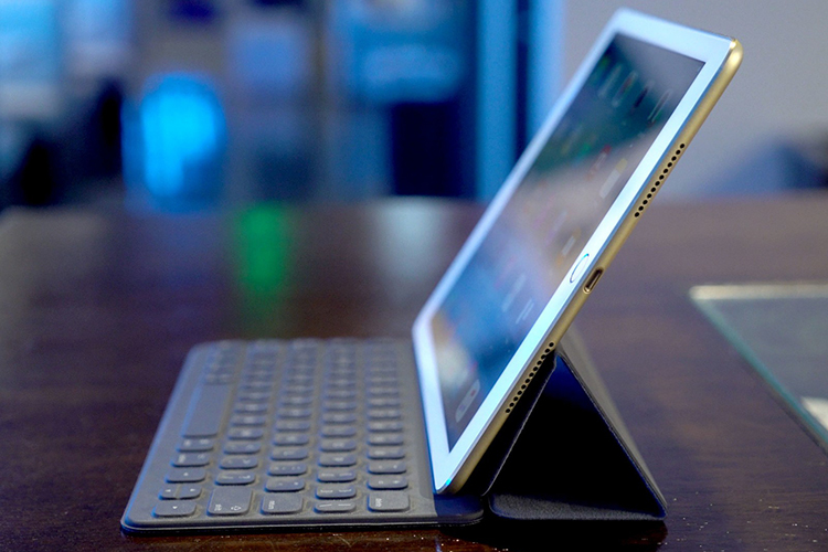 Smart keyboard iPad Pro 10.5 inches - Chính hãng VN/A