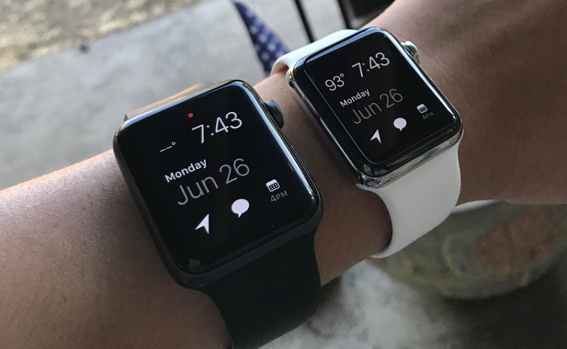 Trọng lượng giữa Apple Watch nhôm và thép không gỉ