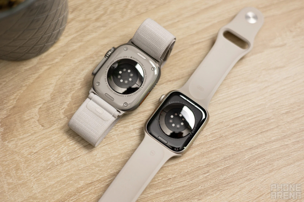 So sánh Apple Watch Ultra và Apple Watch Series 8: Có gì khác biệt, nên mua phiên bản nào?