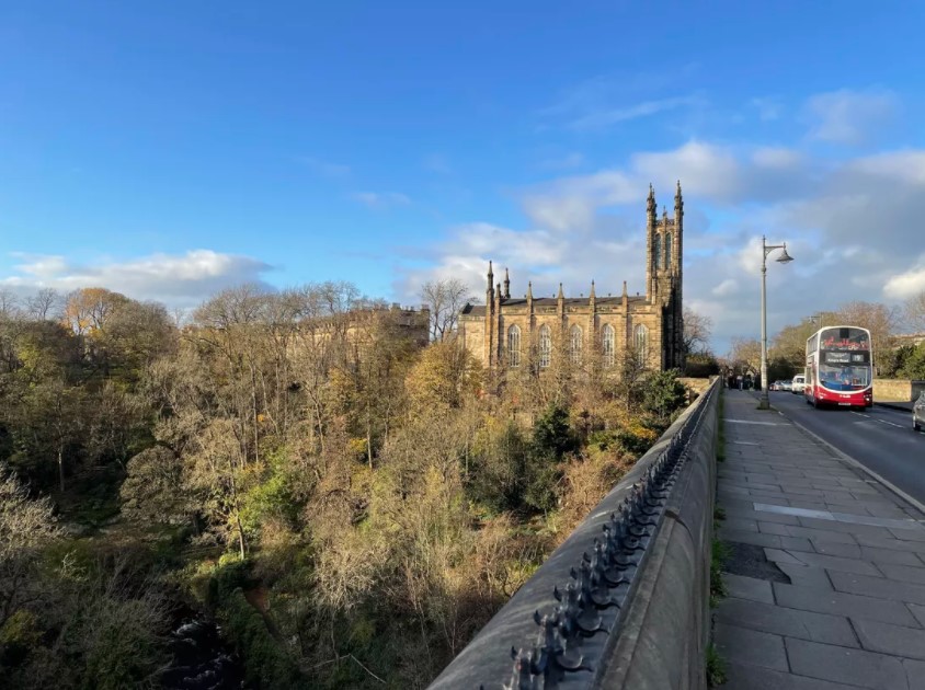 iPhone 12, ống kính tiêu chuẩn