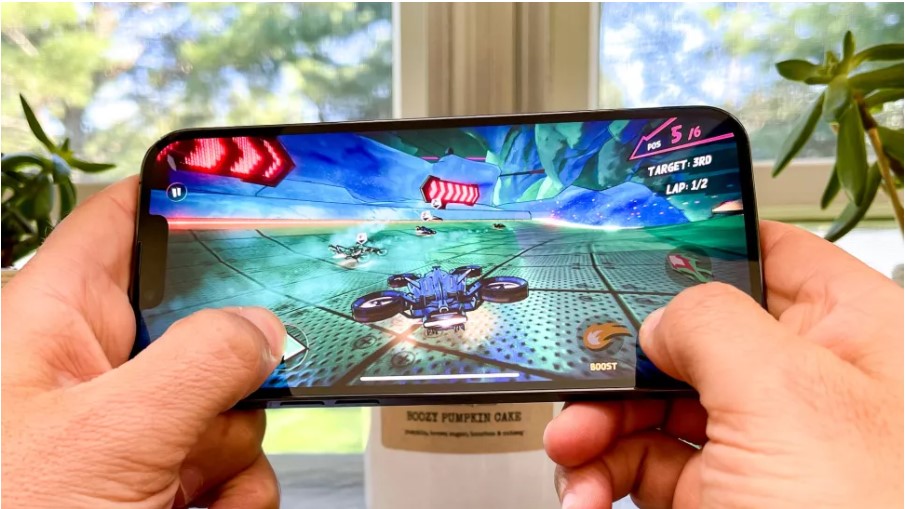 So sánh Galaxy S22 vs iPhone 13