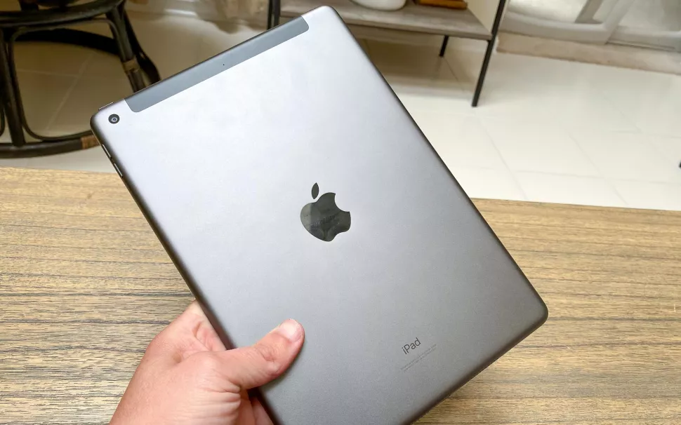 thiết kế iPad Gen 9 vs iPad Gen 8