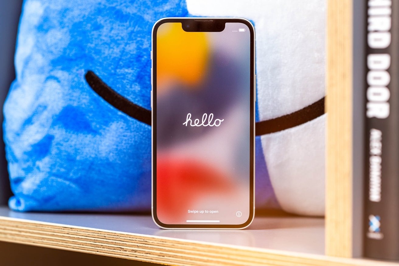 So sánh iPhone 13 mini vs iPhone SE 2022