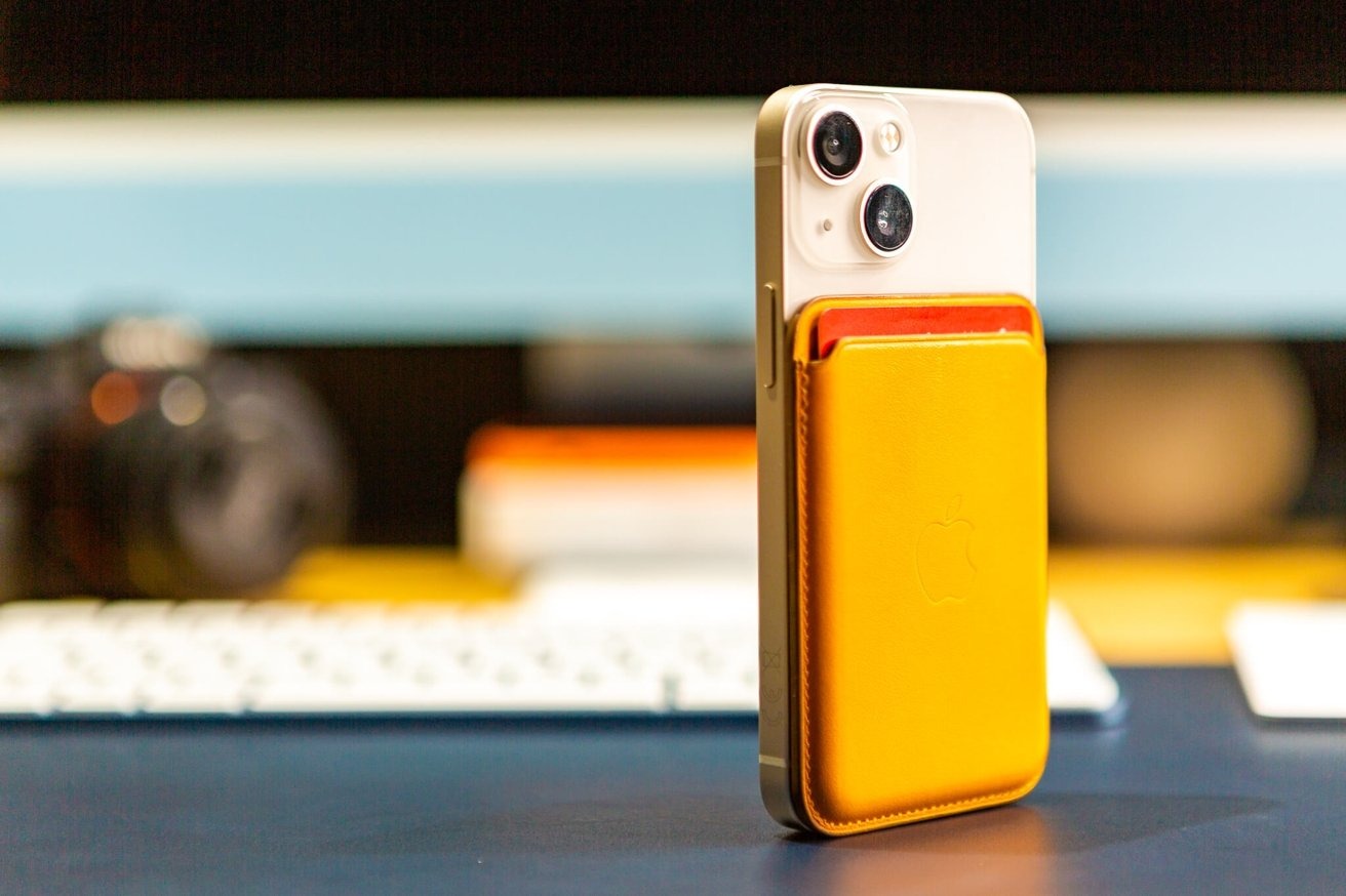 So sánh iPhone 13 mini vs iPhone SE 2022