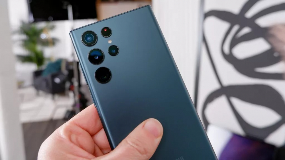 Samsung Galaxy S23 Ultra và iPhone 14 Pro Max: Đâu là vị vương trong thị trường flagship?