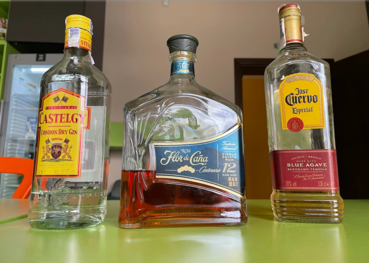 So sánh iPhone SE 2022 vs iPhone 12 mini