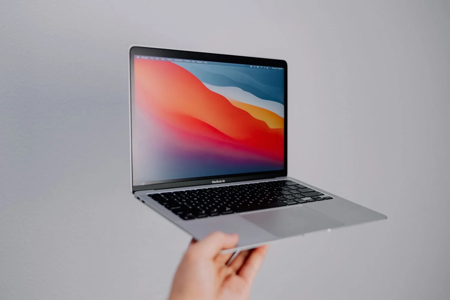 M2 MacBook Air so với M1 MacBook Air: Có đáng để nâng cấp?