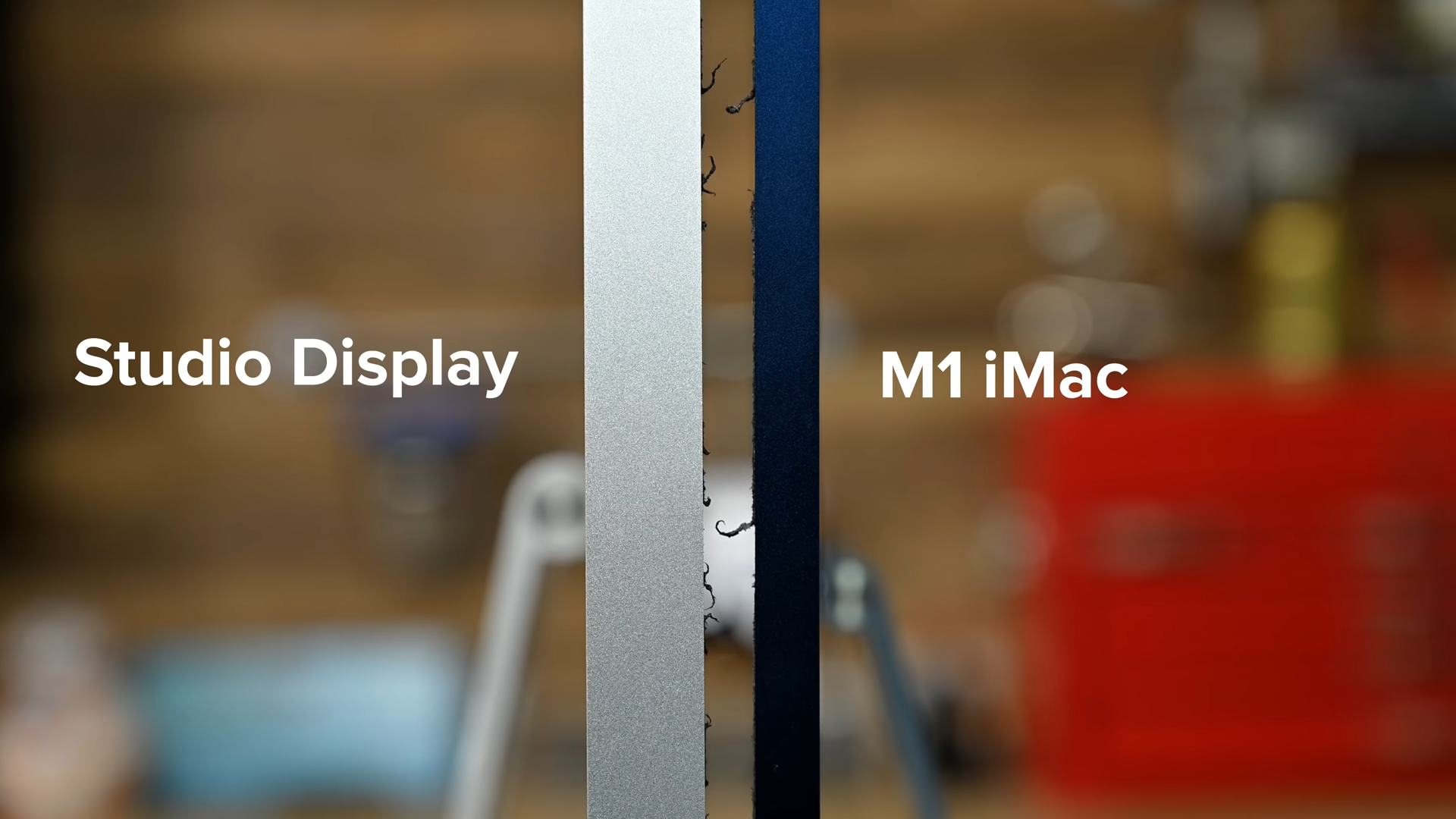 Apple Studio Display tiết lộ các thành phần được đóng gói dày đặc