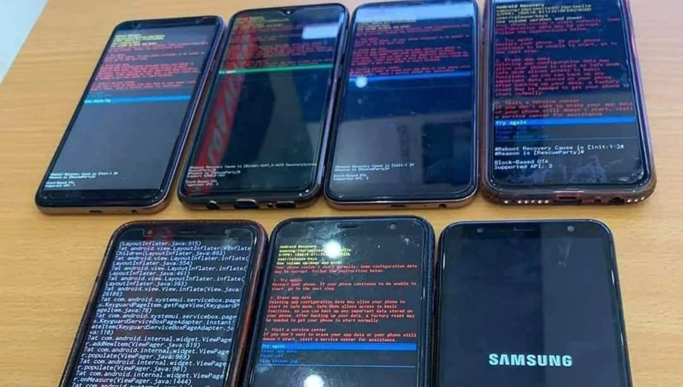 Tại sao Samsung đồng loạt trở thành cục gạch?