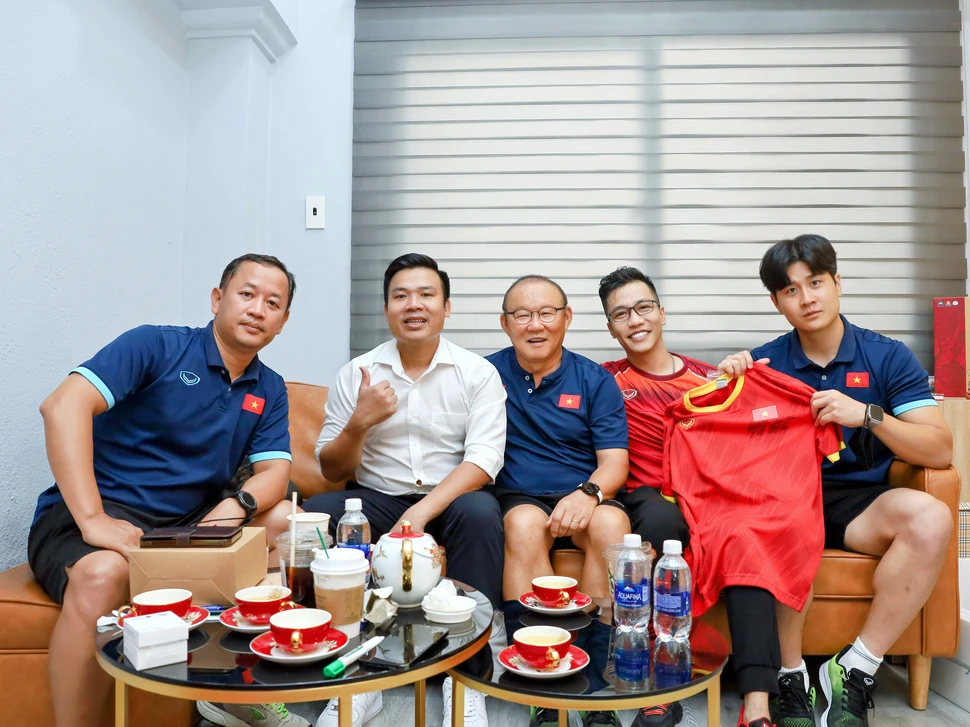 Thầy Park mua iPhone 14 Pro Max