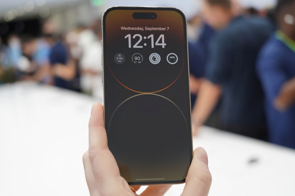 So sánh iPhone 14 Pro Max và iPhone 13 Pro Max: Có gì khác biệt, nên mua phiên bản nào?