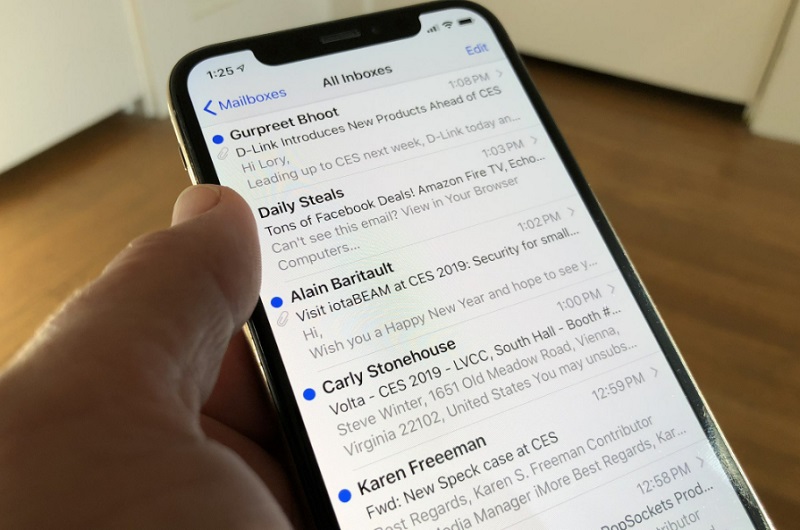 Làm mới Email theo cách thủ công trên iPhone