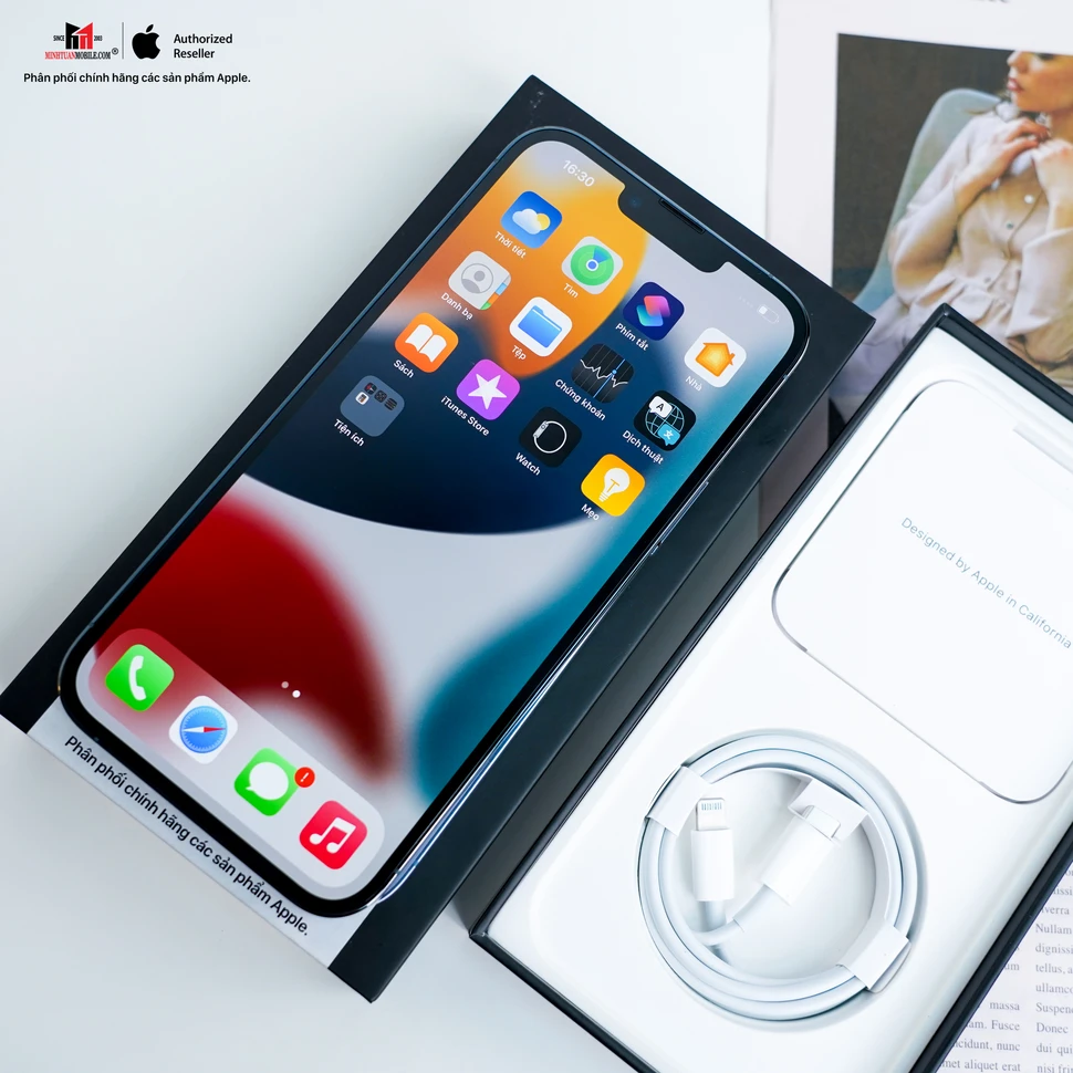 iPhone trên tay có ngay cả thế giới